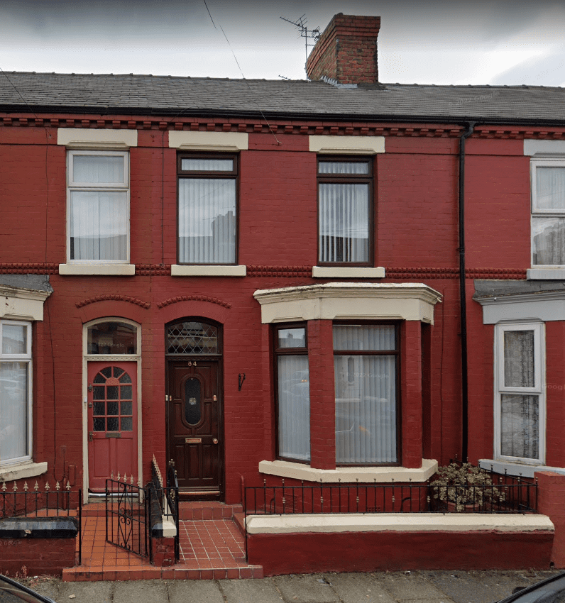 three bedroom property in Liverpool
